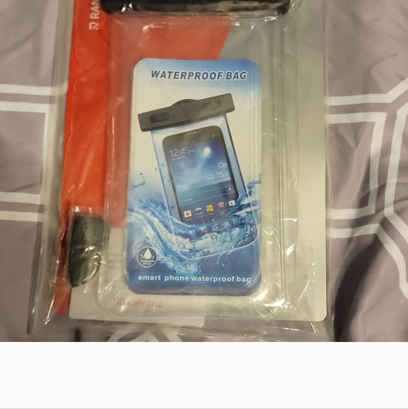 Victoria's Secret Tote & Blanket, VC pouch, & Smartphone Waterproof bag … - Picture 10 of 13